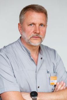 Владимир Геннадьевич НЕУСТРОЕВ, заведующий отделом, кандидат медицинских наук, врач-эндоскопист высшей категории